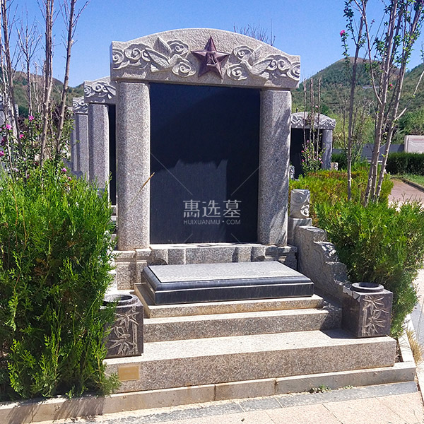 传统立碑