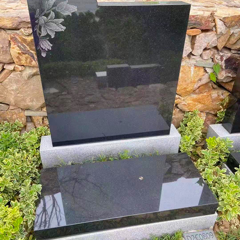 双人墓碑
