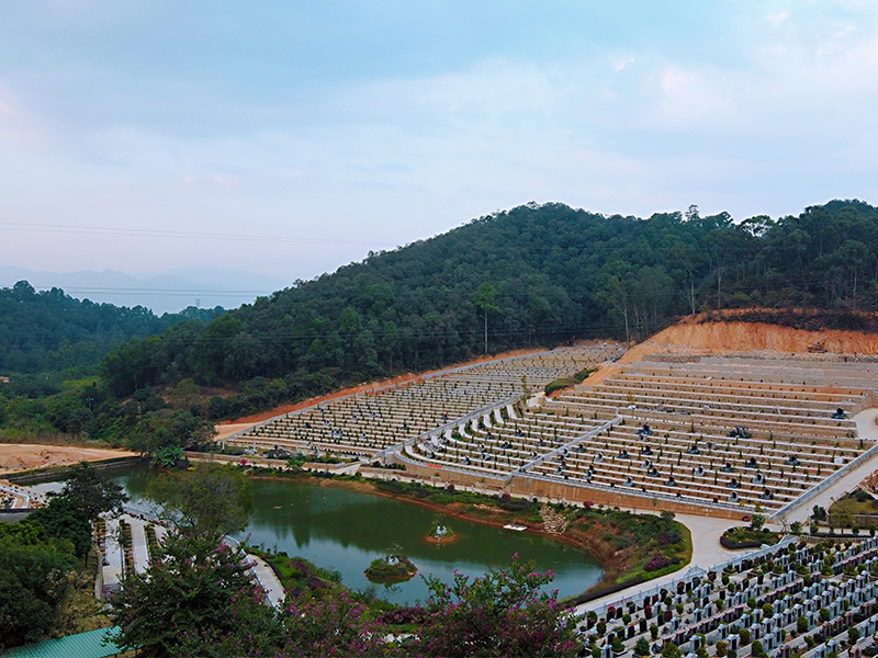 1677742928552054.jpg 墓区实景.jpg